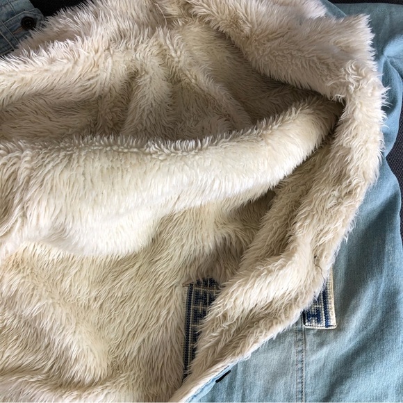 Free People Distressed Denim & Sherpa Jacket Size Small - Picture 8 of 13